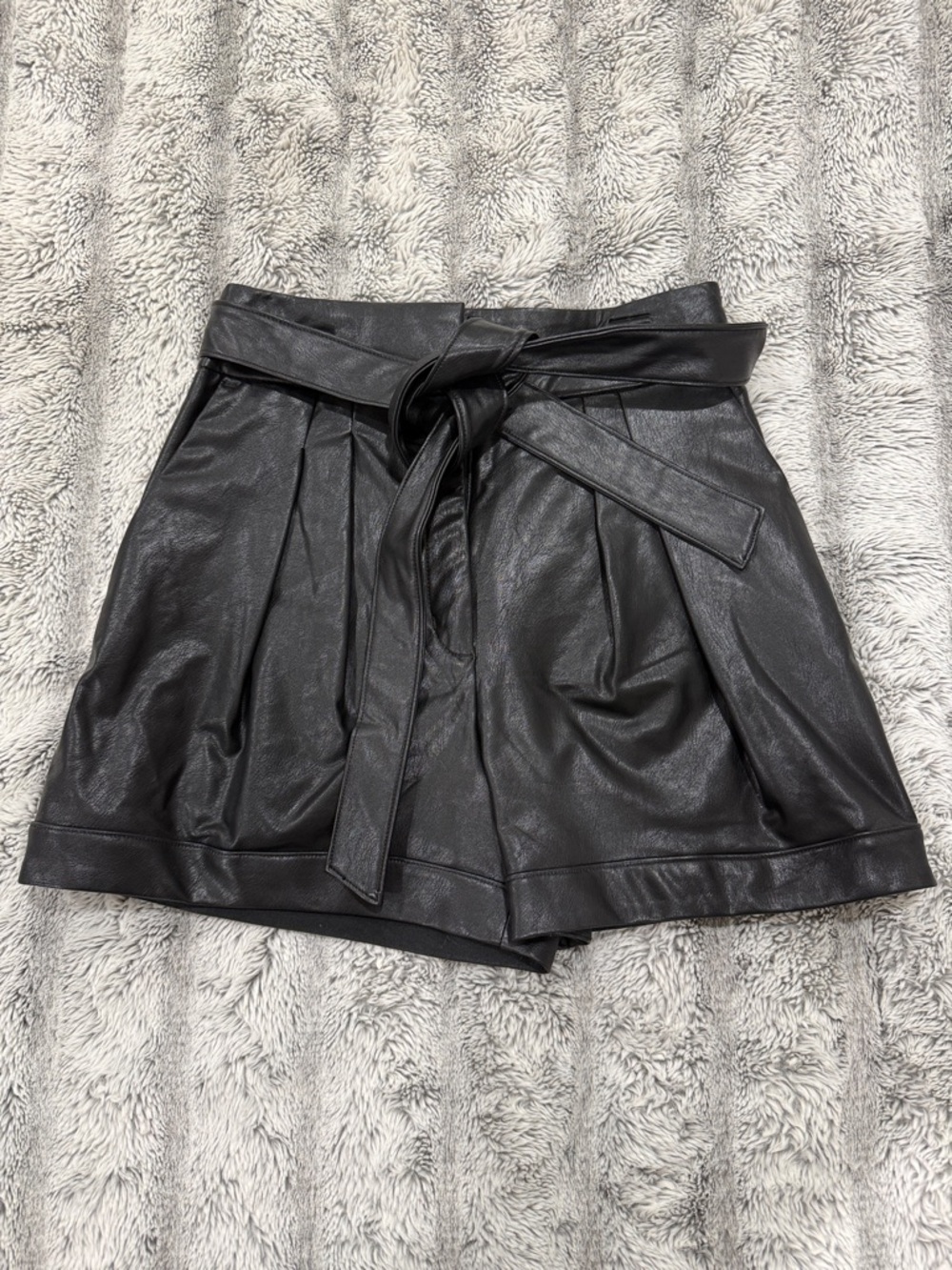 Express High-Waist Faux Leather Tie-Belt Shorts - Black